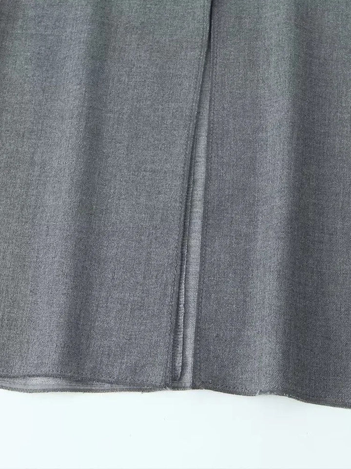 SINDRA – Elegant Charcoal Sleeveless Sheath Dress