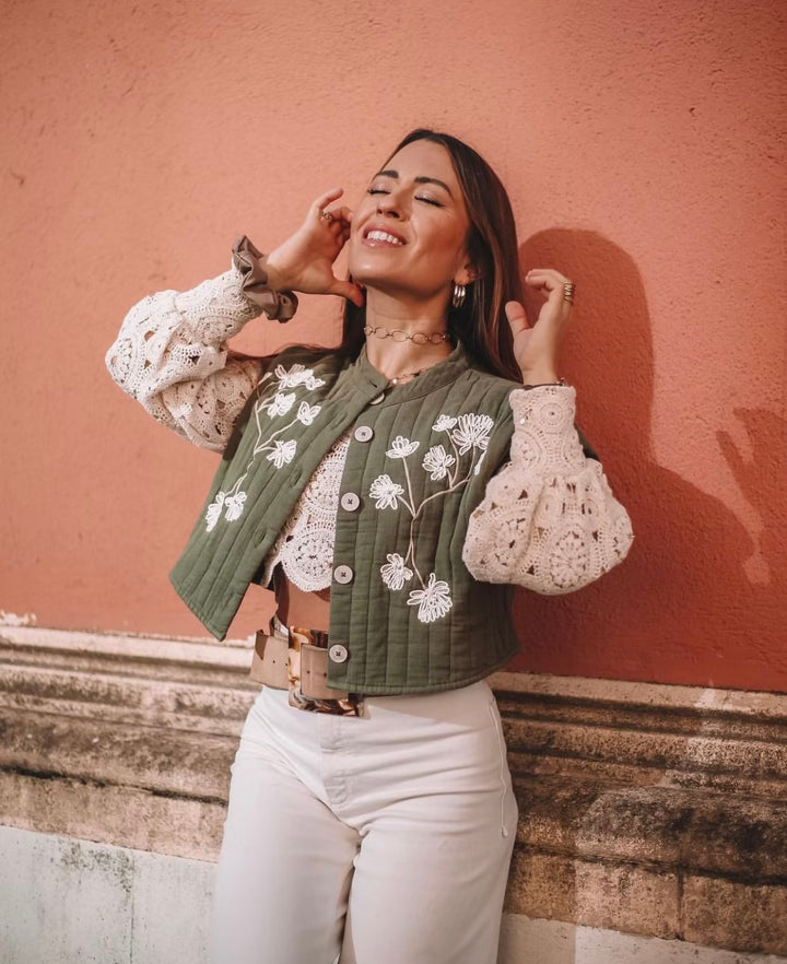 FLORA – Sleeveless Vest with Floral Embroidery and Button Front