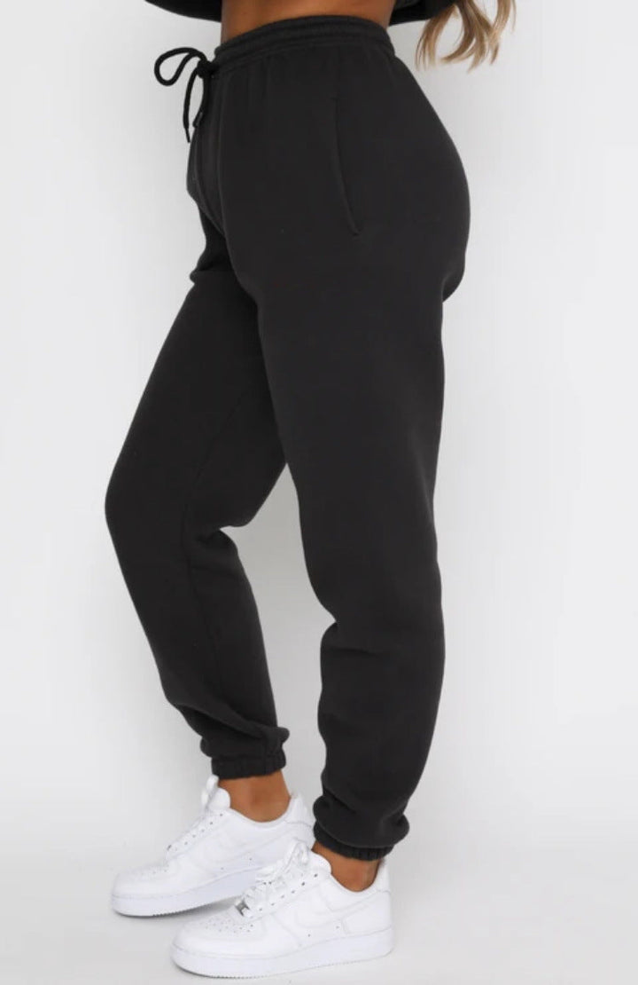 NOOR - Women's Joggers & Sweatshirt Set