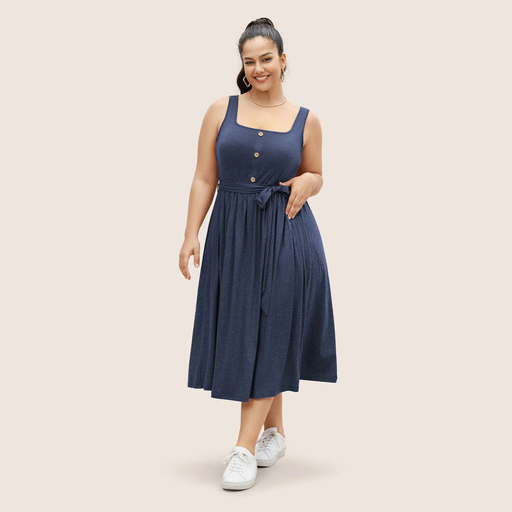 ZIN – Sleeveless Plus Size Midi Dress