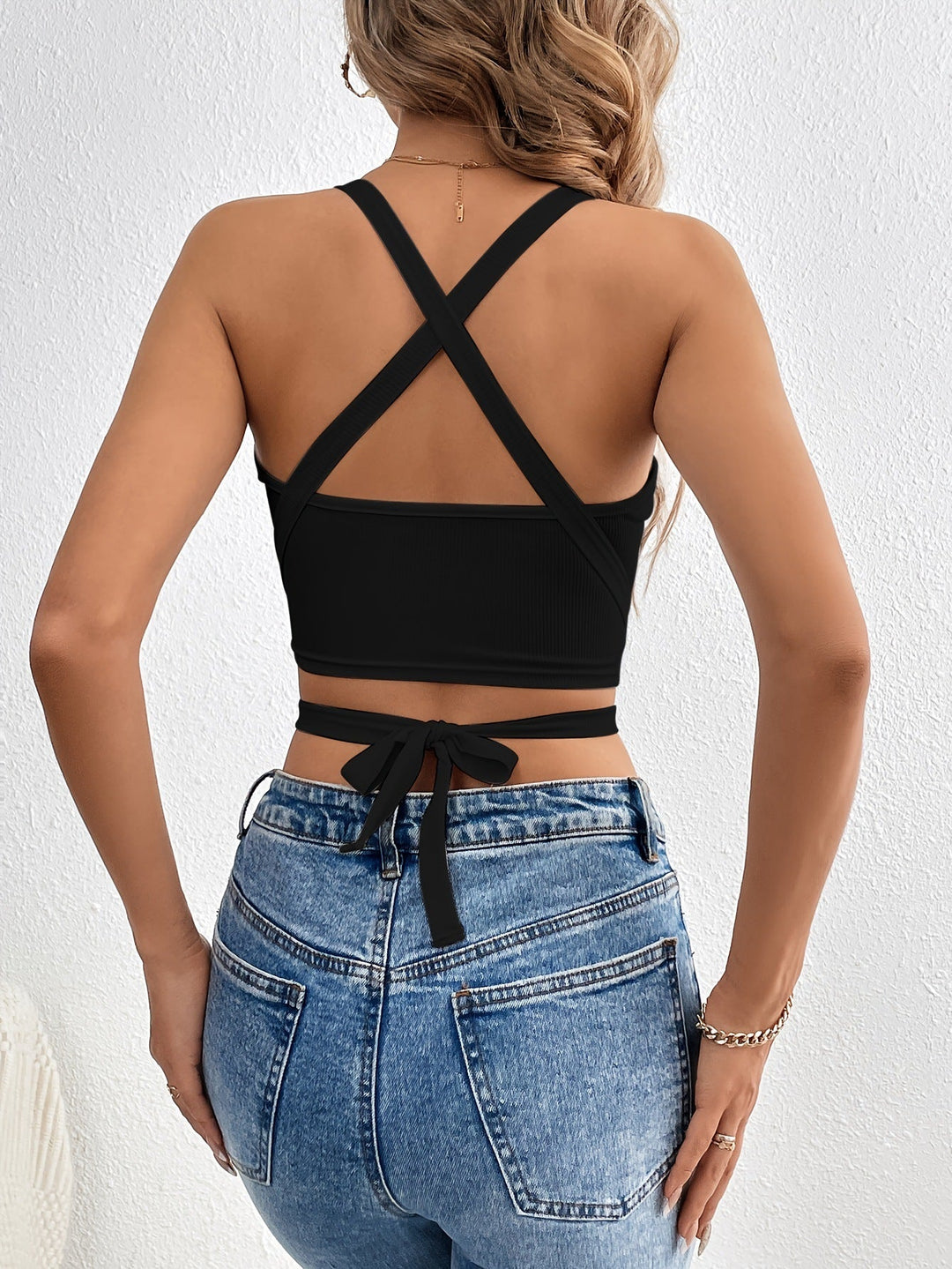 NEVRA – Black Ribbed Cross-Back Crop Top