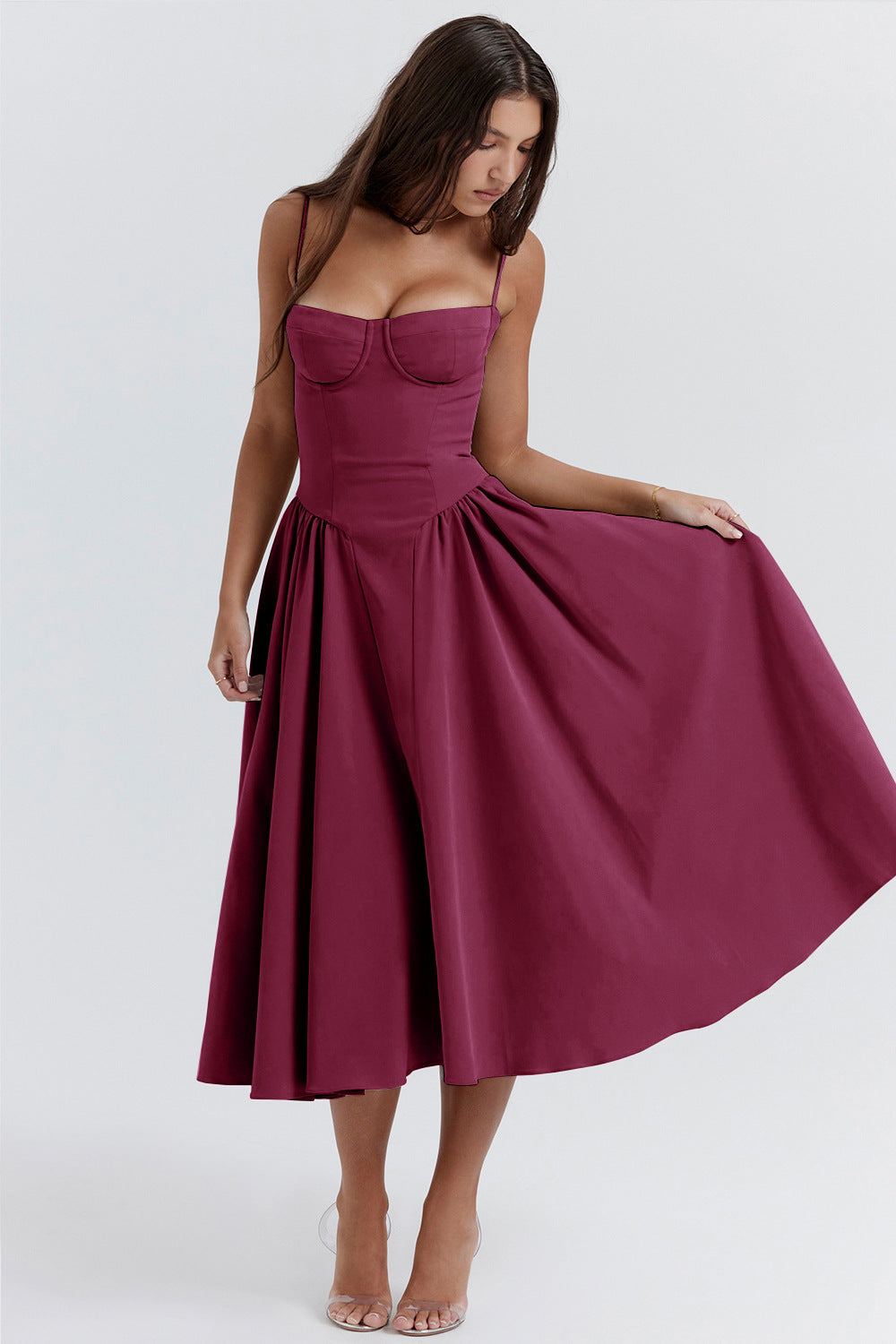 NELS – Elegant Spaghetti Strap Midi Dress