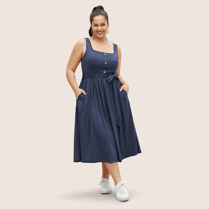 ZIN – Sleeveless Plus Size Midi Dress