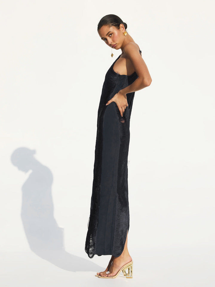 ALINA – Elegant Halterneck Maxi Dress