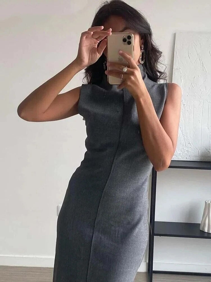 SINDRA – Elegant Charcoal Sleeveless Sheath Dress