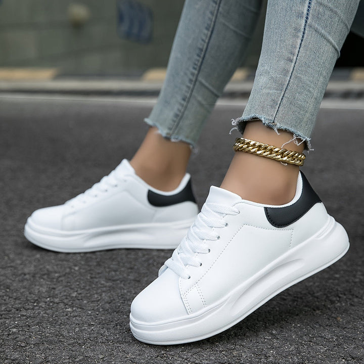 RIVER – Classic White Lace-Up Sneakers