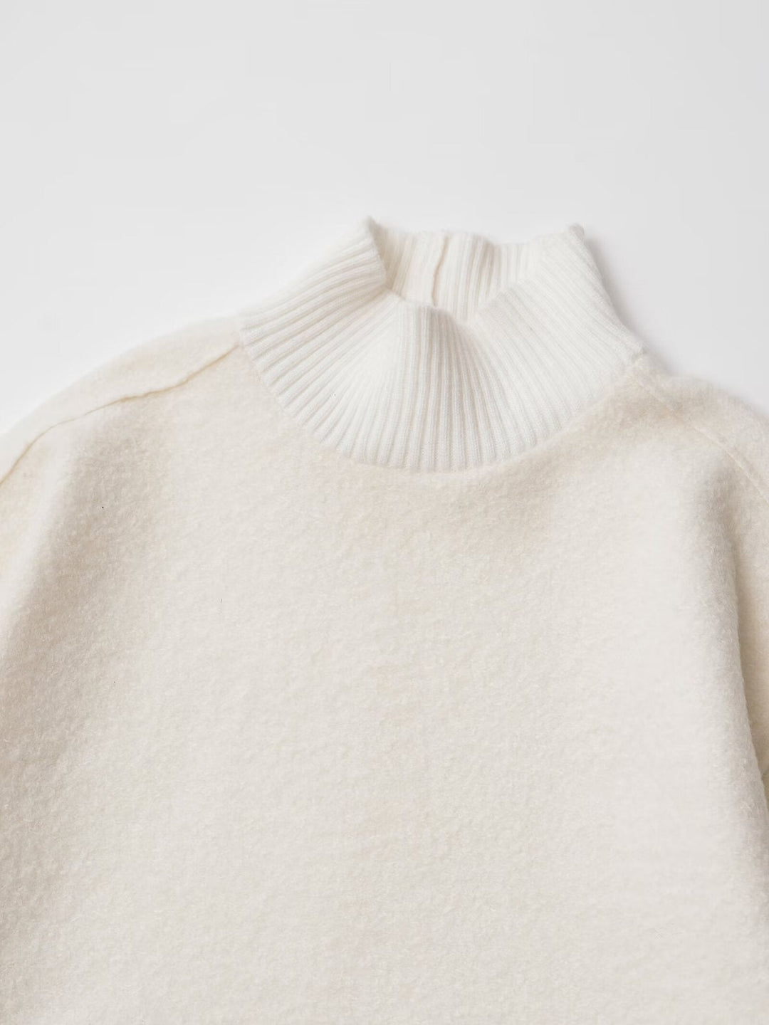 SAEDY - Vegan Wool Turtleneck Sweater for Women
