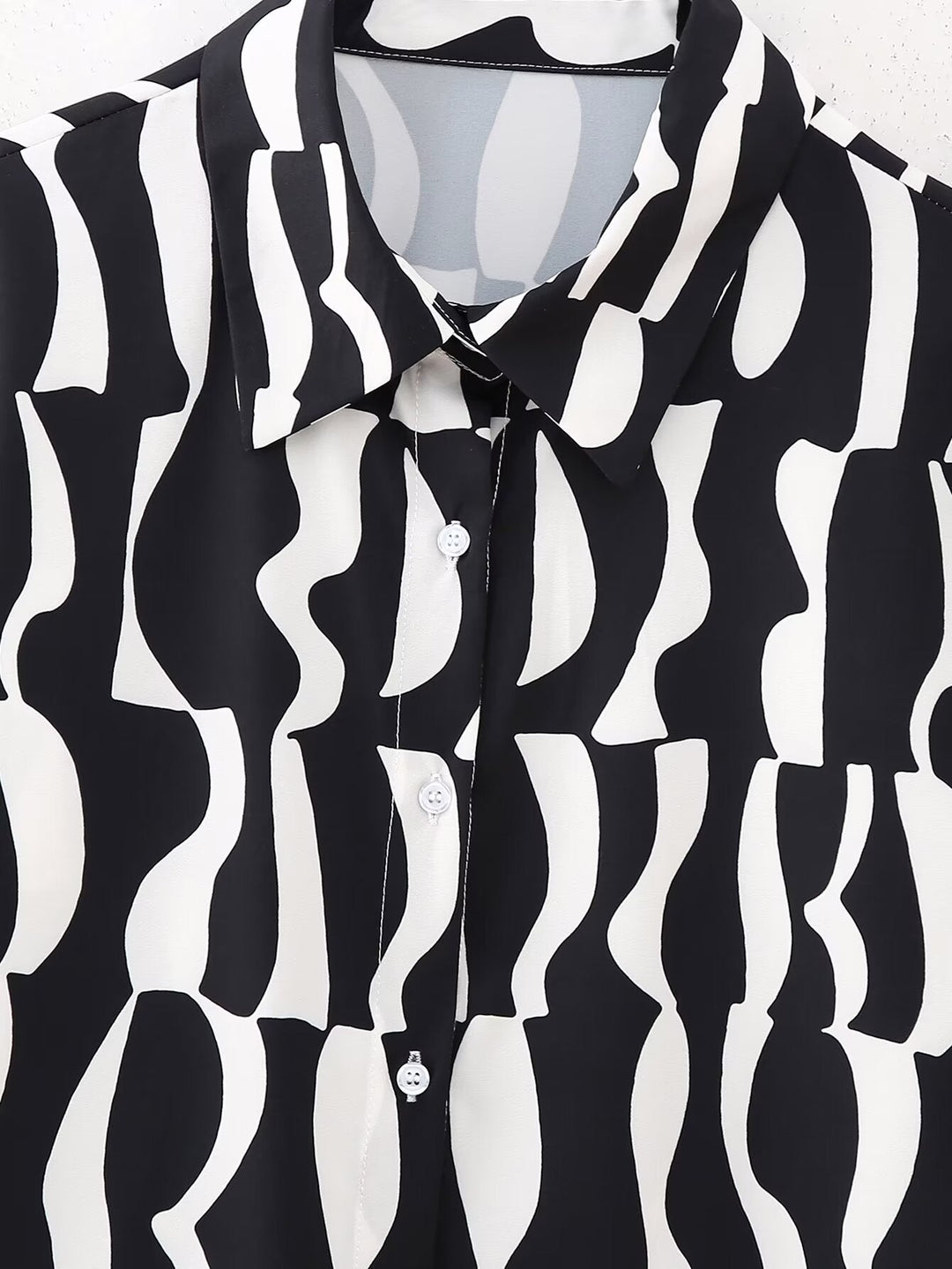 VAYLA – Wavy Striped Long Sleeve Blouse