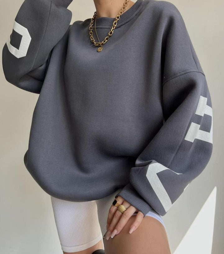 LINA – Oversized Women's Chicago Sweatshirt