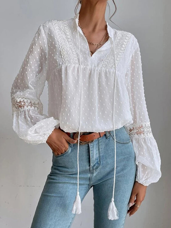 DELLA – Lace V-neck Blouse
