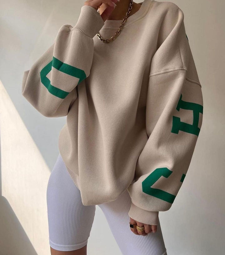 LINA – Oversized Women's Chicago Sweatshirt