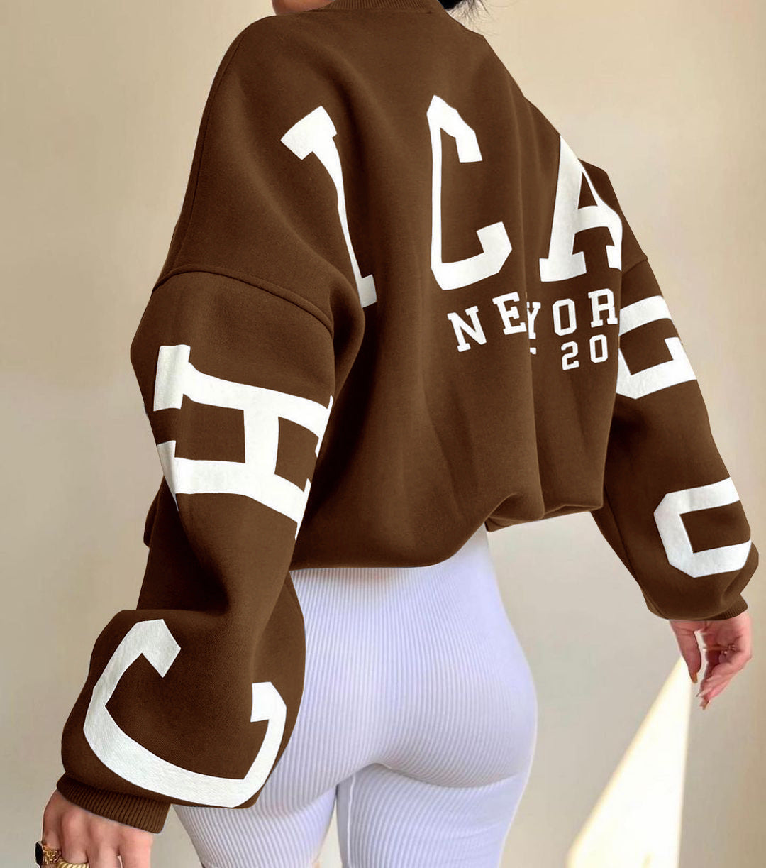 LINA – Oversized Women's Chicago Sweatshirt