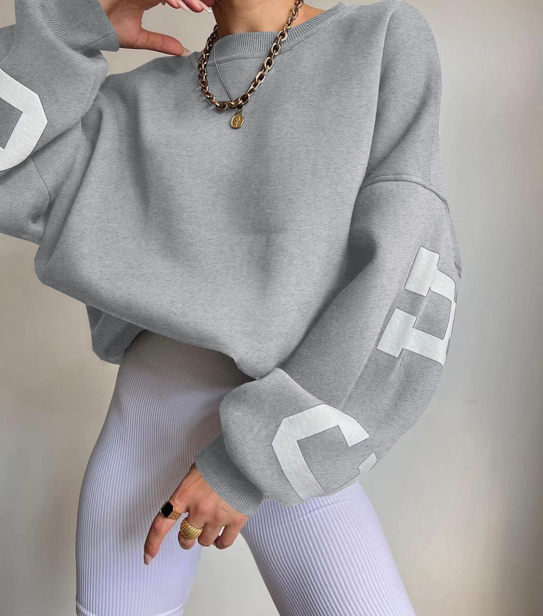 LINA – Oversized Women's Chicago Sweatshirt