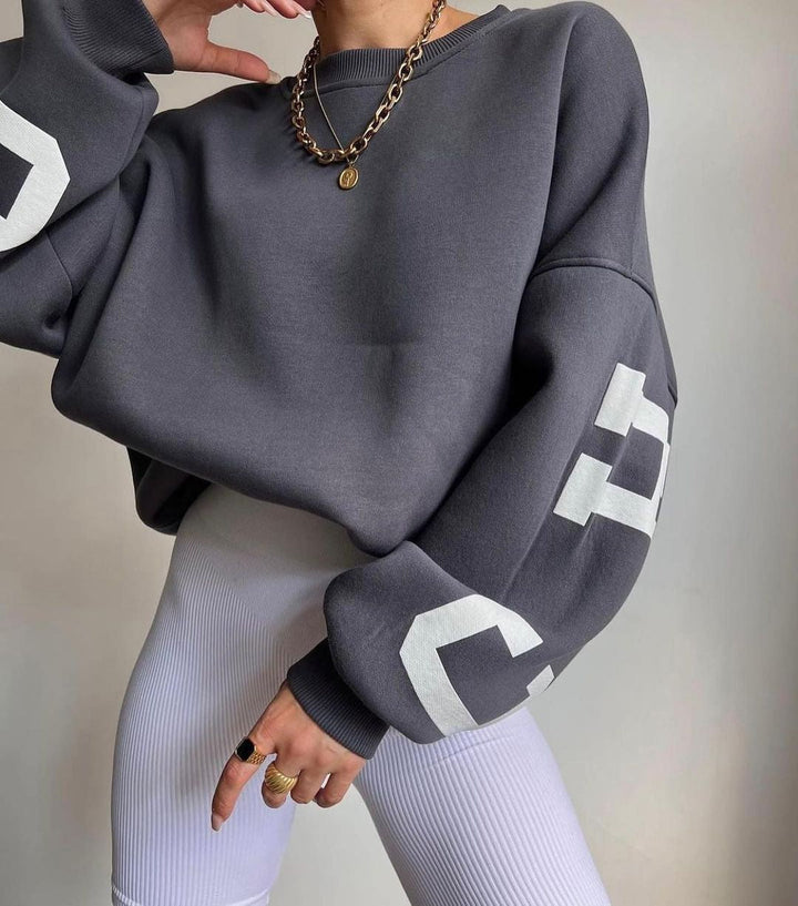 LINA – Oversized Women's Chicago Sweatshirt