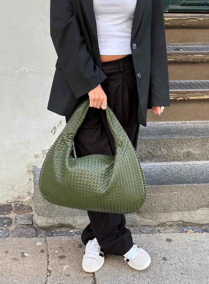 ELVA – Woven Shoulder Bag with Spacious Design