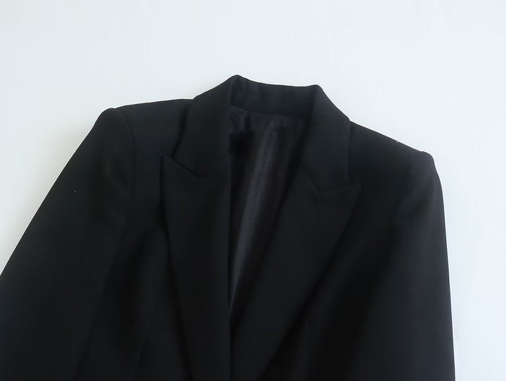 LIVI – Longline Blazer with Gold Buttons