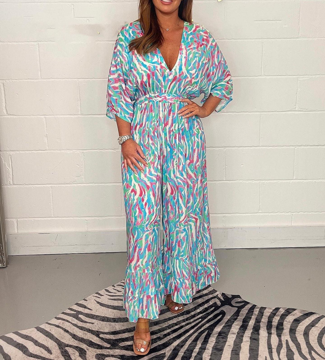 ELARA – V-Neckline Summer Jumpsuit