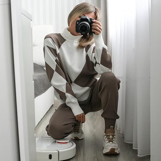 TESS - Knitted Geometric Two-Piece Set