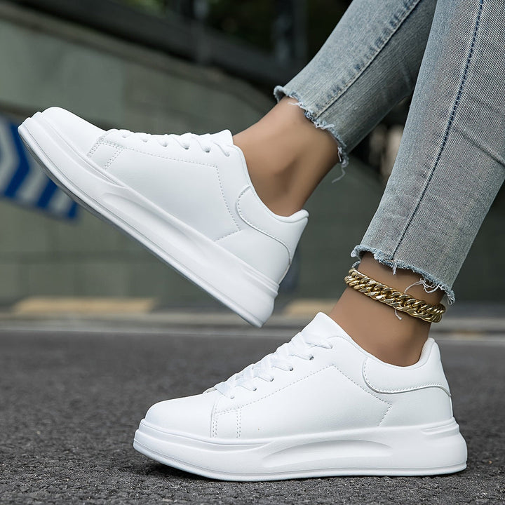 RIVER – Classic White Lace-Up Sneakers
