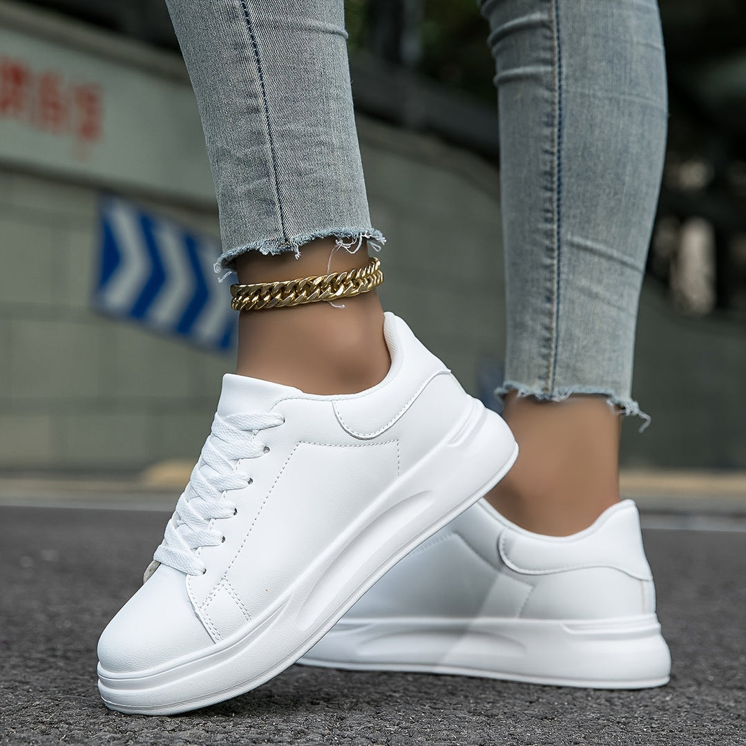 RIVER – Classic White Lace-Up Sneakers