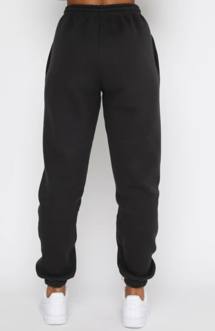 NOOR - Women's Joggers & Sweatshirt Set