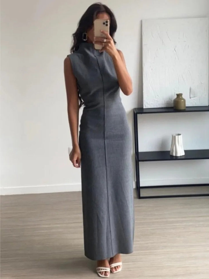 SINDRA – Elegant Charcoal Sleeveless Sheath Dress