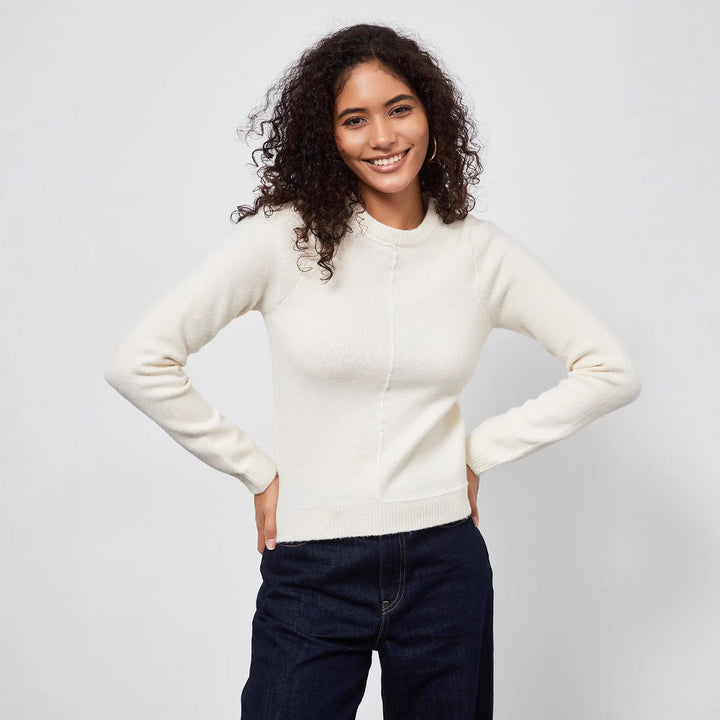 LIVIA – Fitted Long Sleeve Knit Sweater