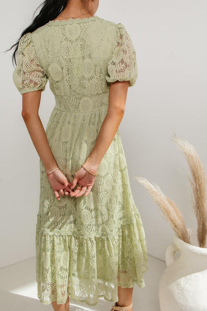 NOELLE – Lace Midi Dress with Short Sleeves