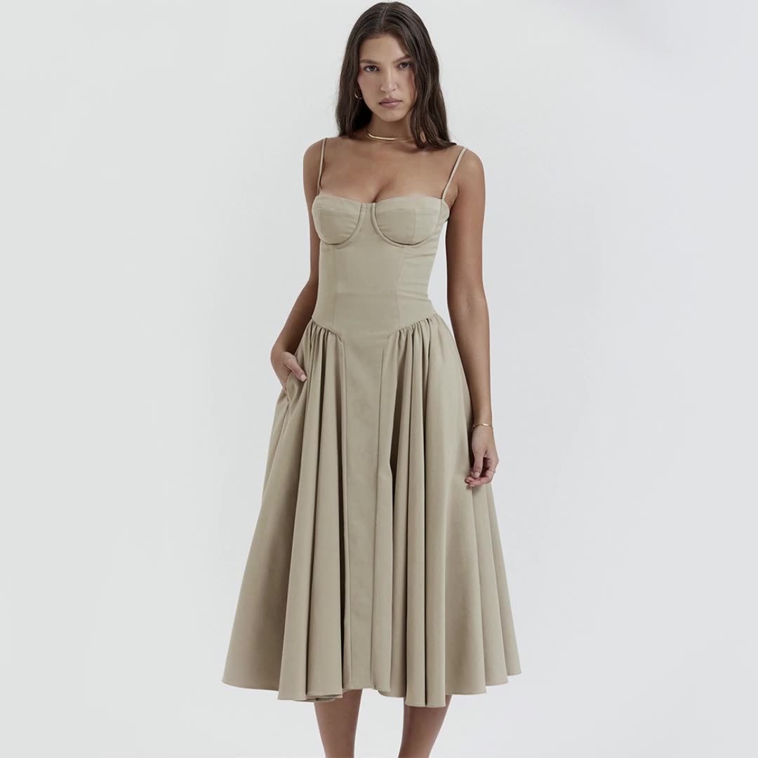 NELS – Elegant Spaghetti Strap Midi Dress