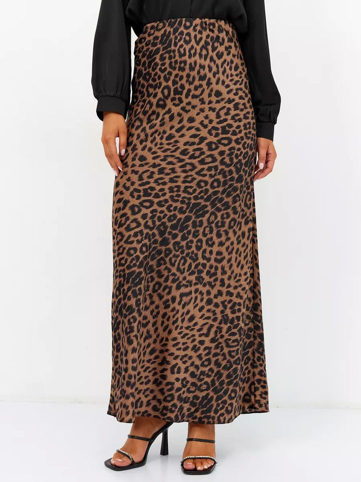 SAHARA – High-Waisted Leopard Print Maxi Skirt