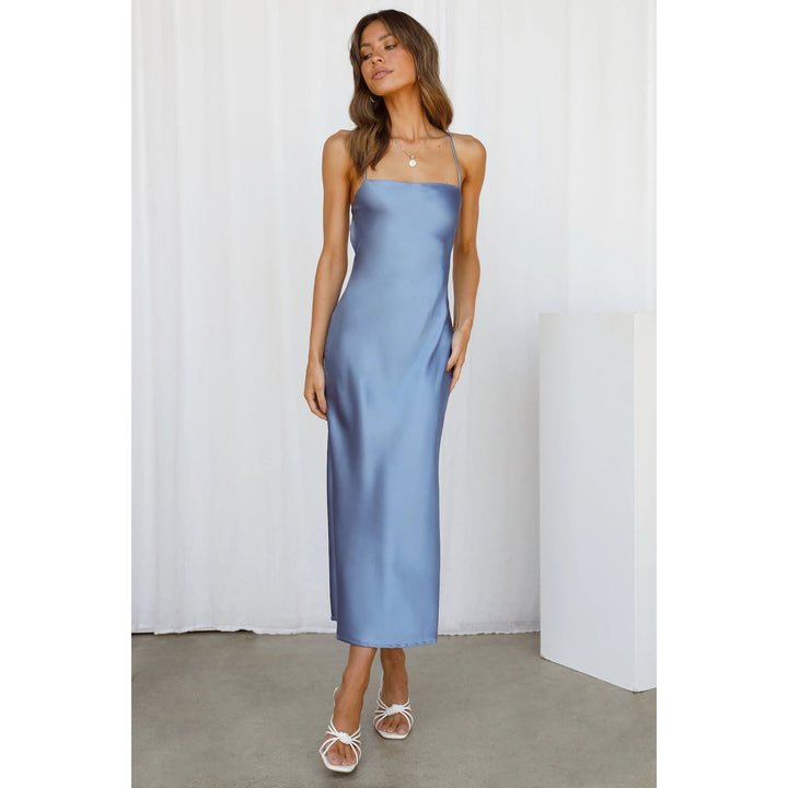 SYNDRA – Backless Satin Dress