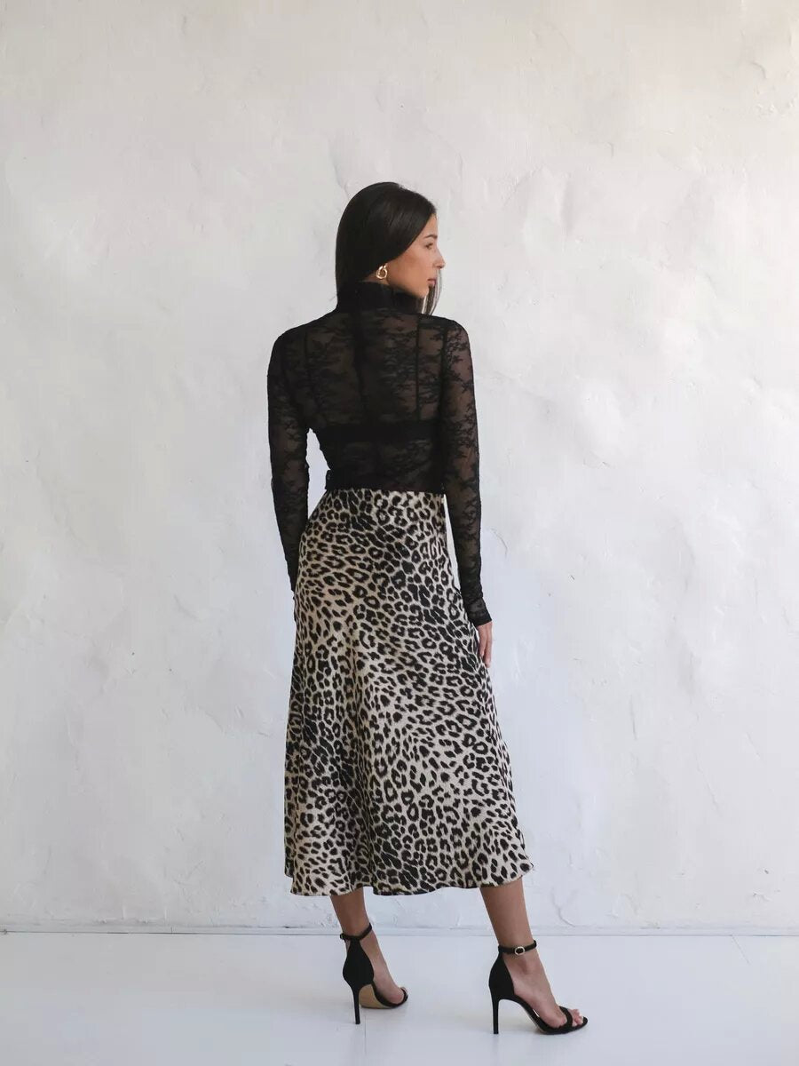 SAHARA – High-Waisted Leopard Print Maxi Skirt