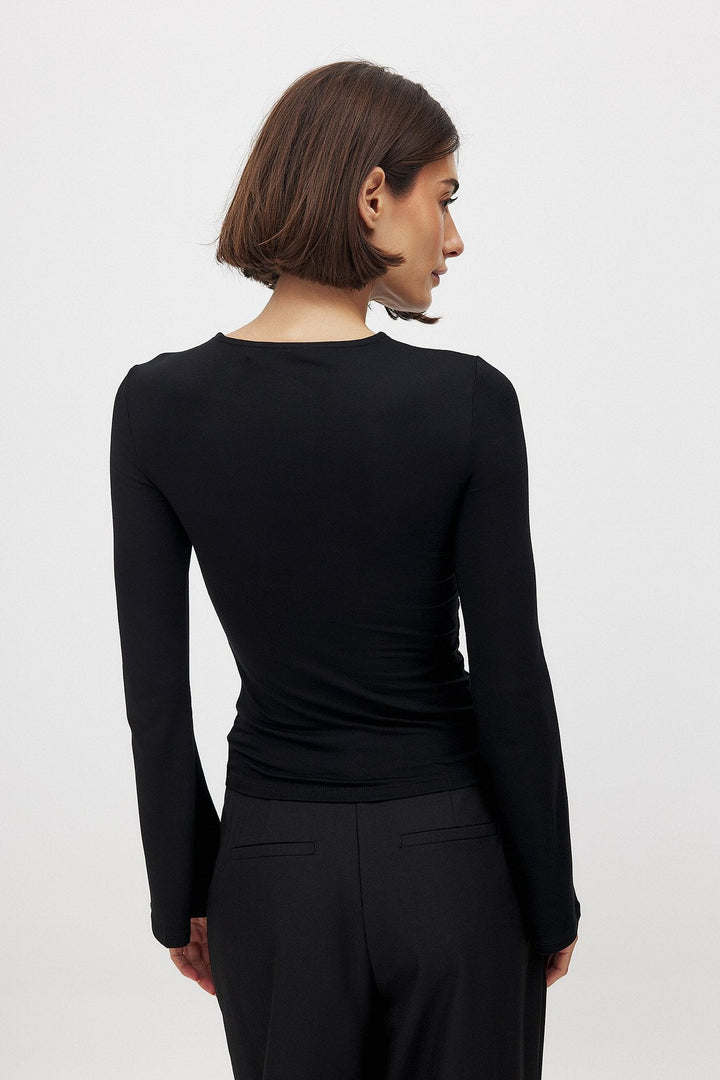 EMERY – Long Sleeve Crop Top with Twist Front