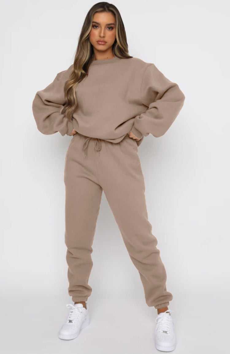 NOOR - Women's Joggers & Sweatshirt Set