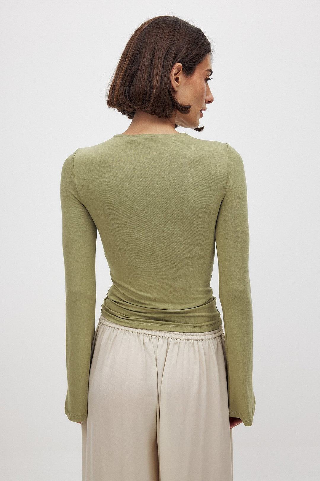 EMERY – Long Sleeve Crop Top with Twist Front
