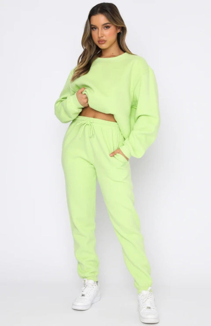 NOOR - Women's Joggers & Sweatshirt Set