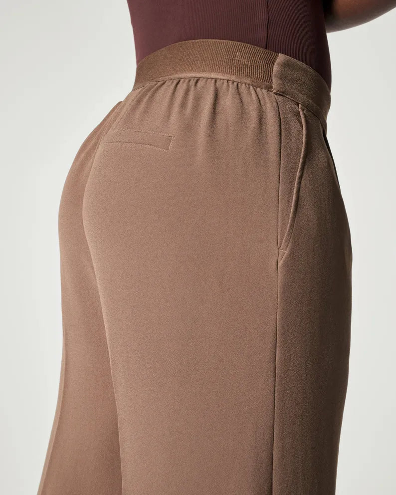 NOELLE – Women’s Pleated Wide-Leg Trousers