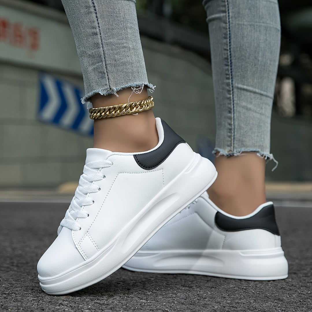 RIVER – Classic White Lace-Up Sneakers