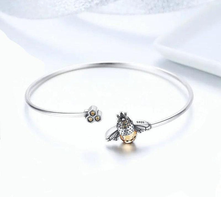 AVELINE - Sterling Silver Bee Charm Bangle