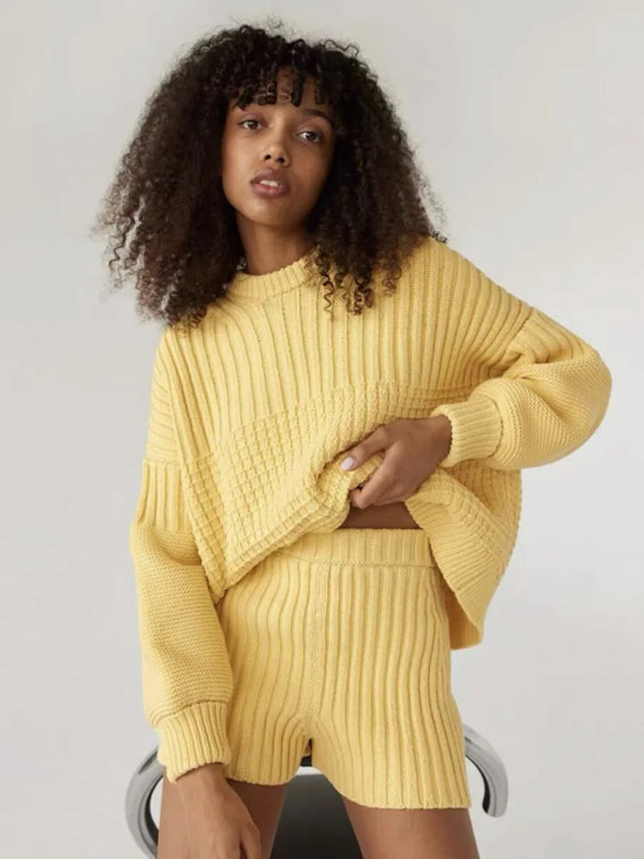 BEVERLY - Cozy Knitted Sweater and Shorts Set