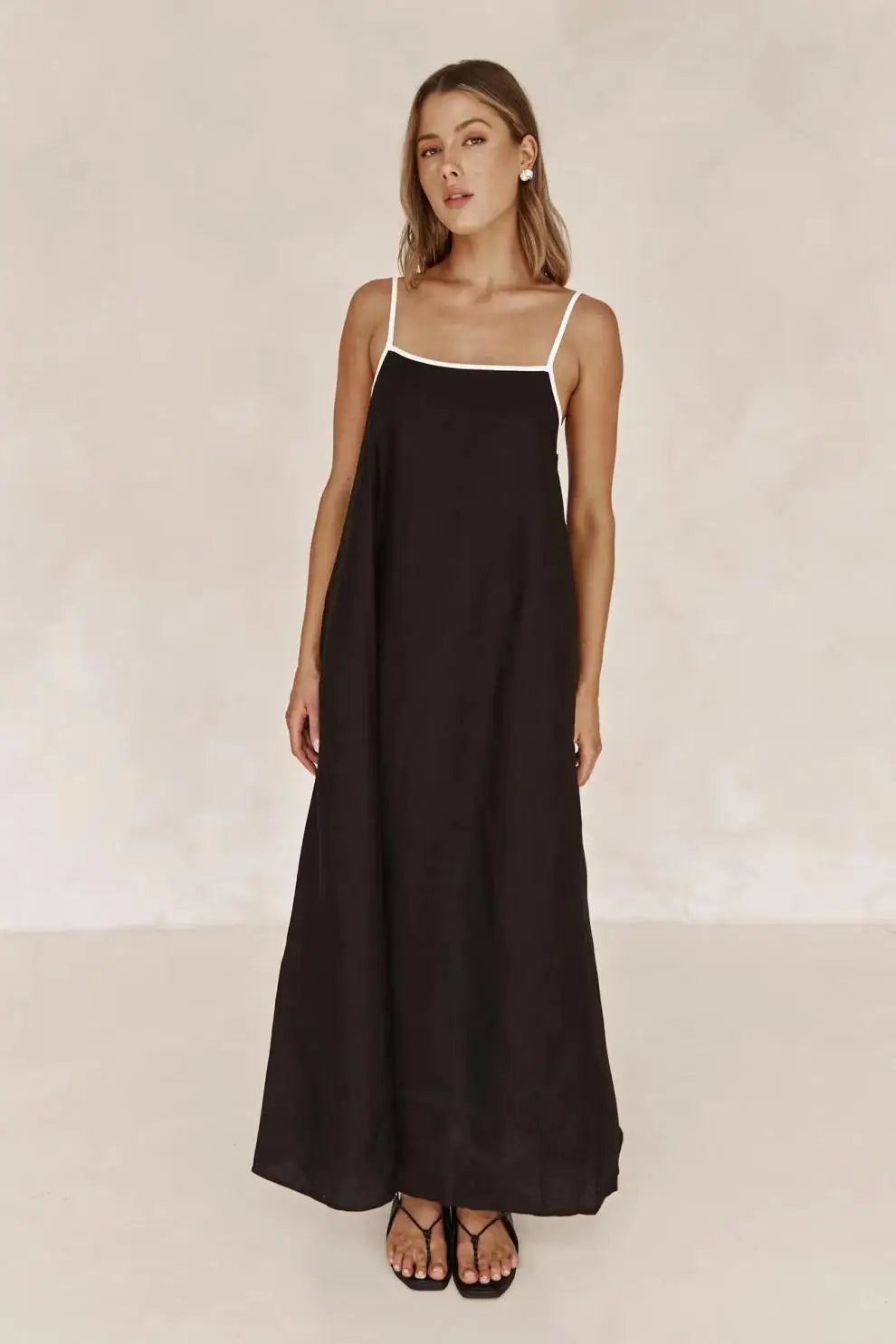 NOLA – Spaghetti Strap Linen Maxi Dress