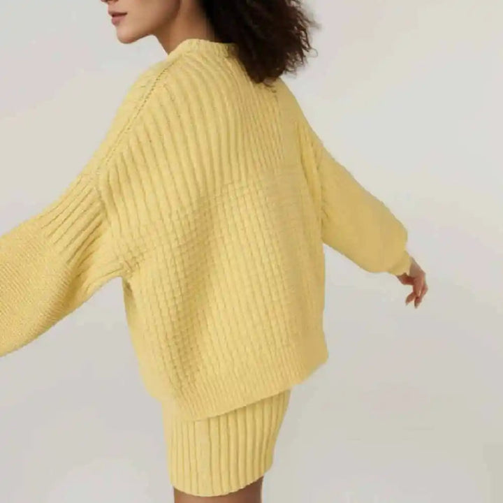 BEVERLY - Cozy Knitted Sweater and Shorts Set